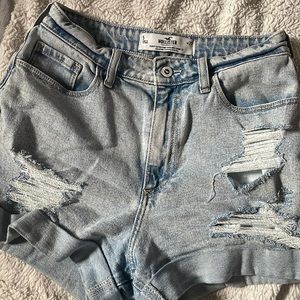 Light Wash hollister High Rise Mom shorts
